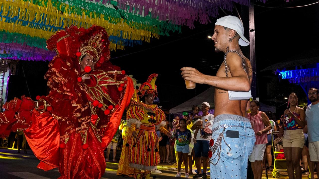 Foto 77 de 238 — Trabiju Folia 2026 arrasta multidão com Bloco Furacão, Santa Maria e DJ Joantony; veja fotos